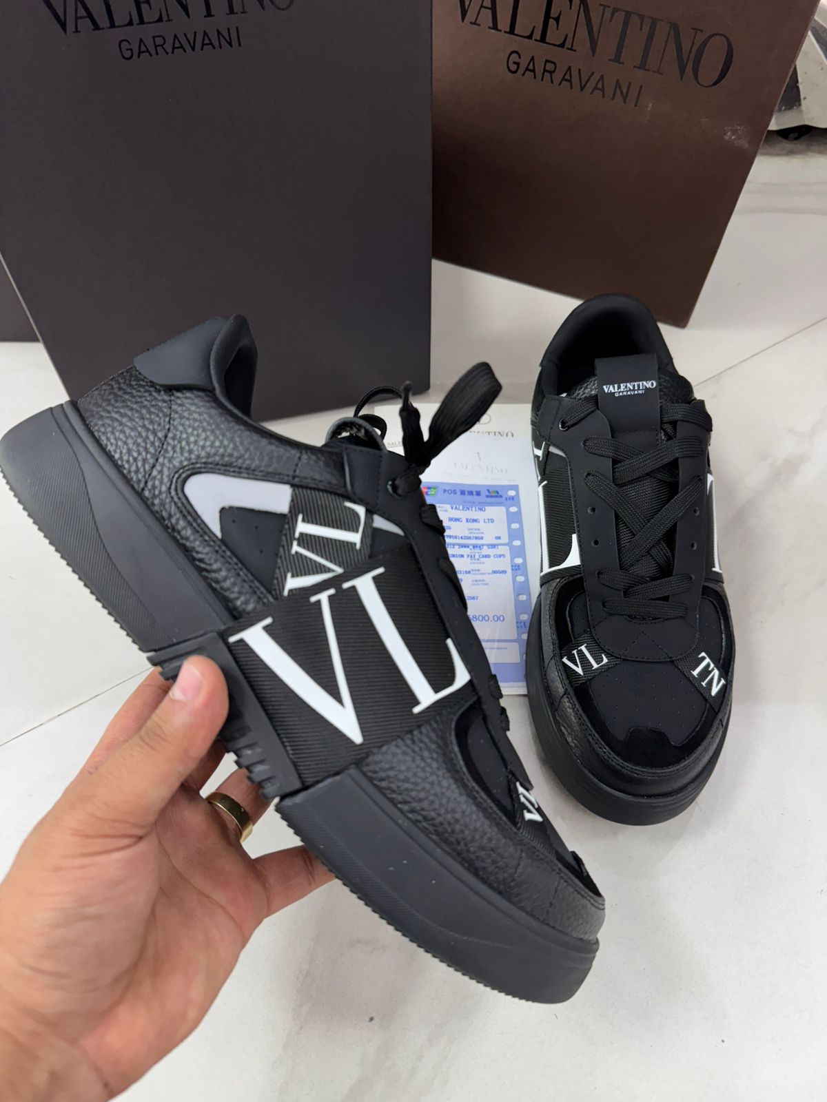 VL7N Style Premium Leather Sneakers