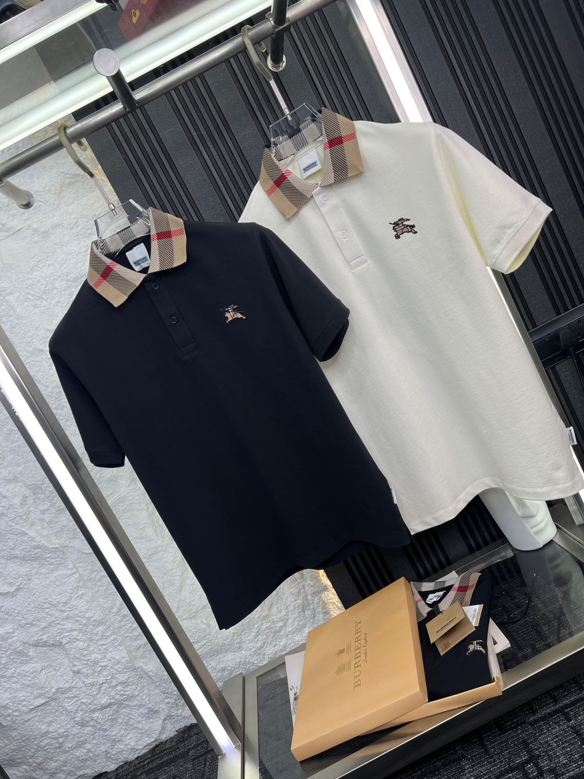 Burberry Signature Collar Cotton Matty