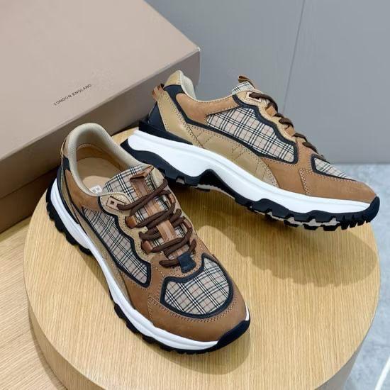 Heritage Check Trail Sneakers