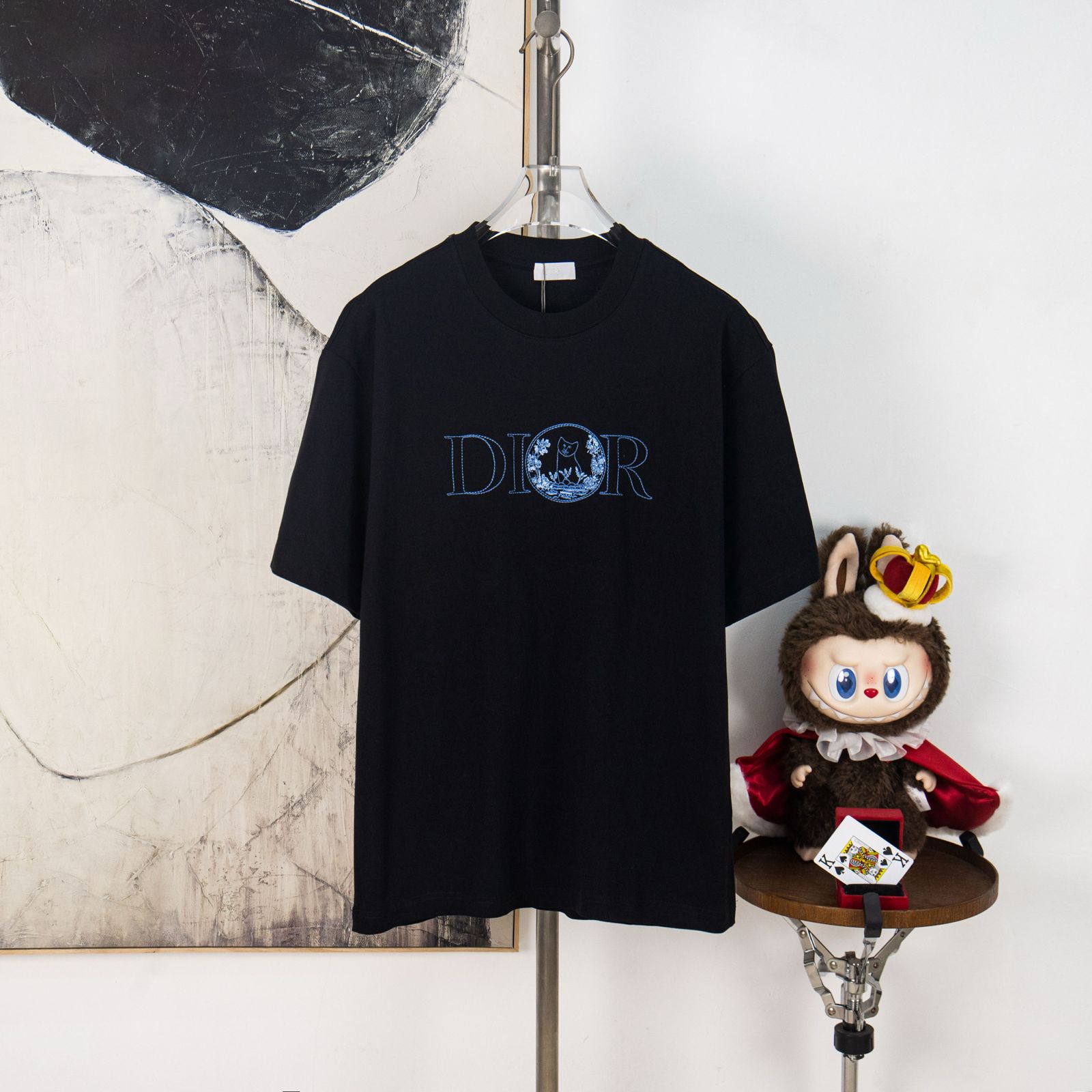 Signature Minimal Graphic Crew Neck Tee
