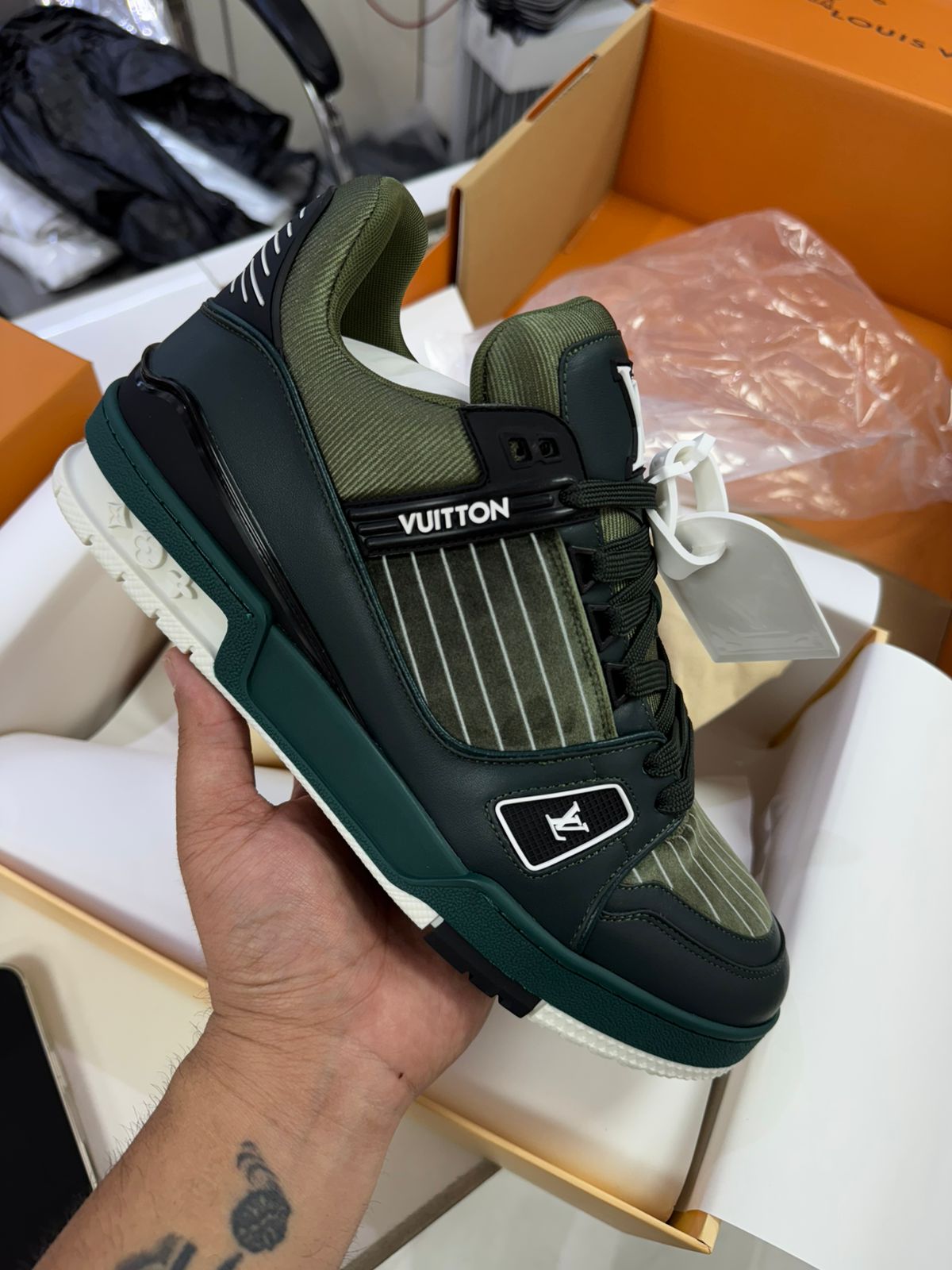 Elite Urban Runner Sneakers