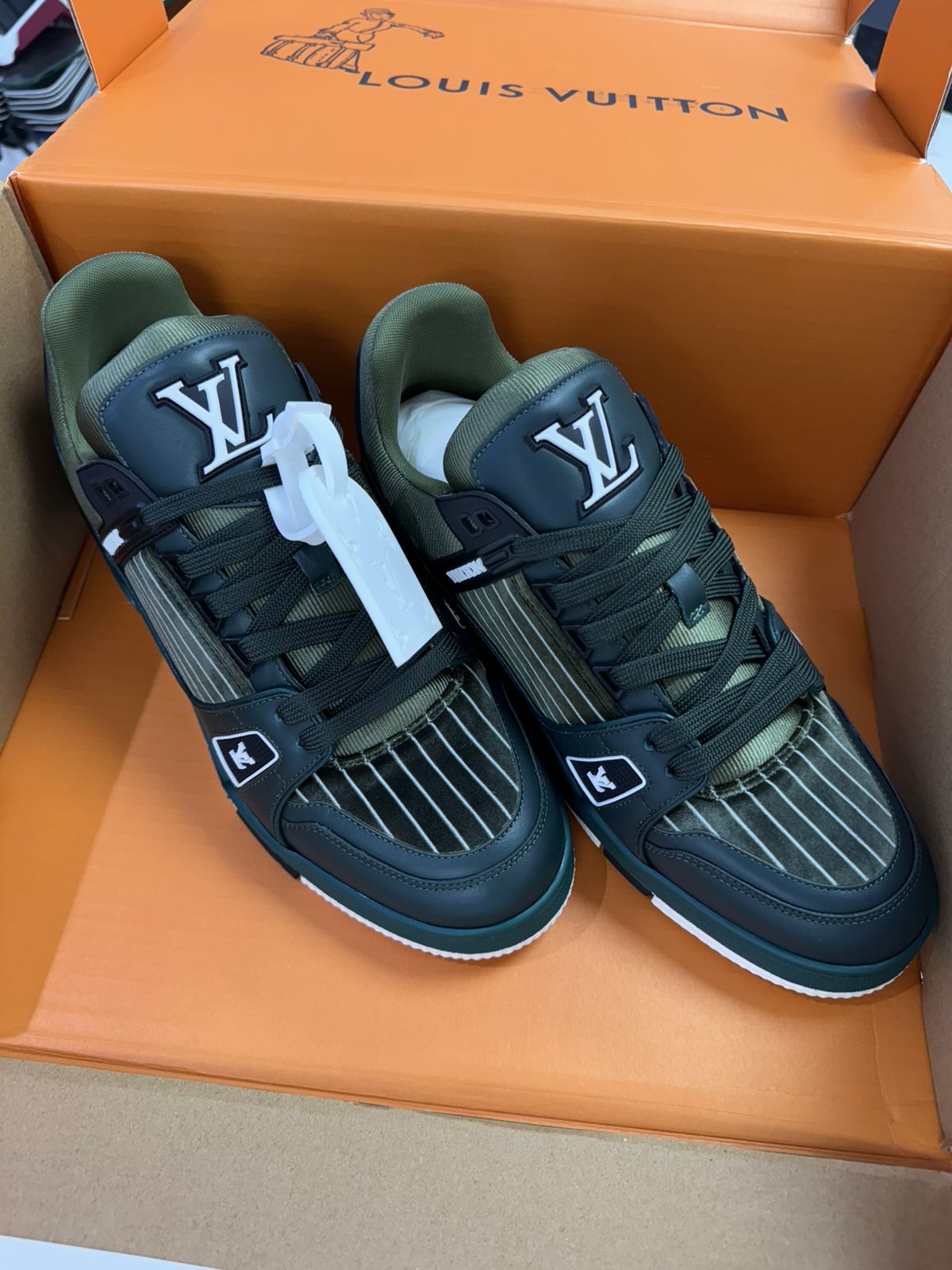 Elite Urban Runner Sneakers