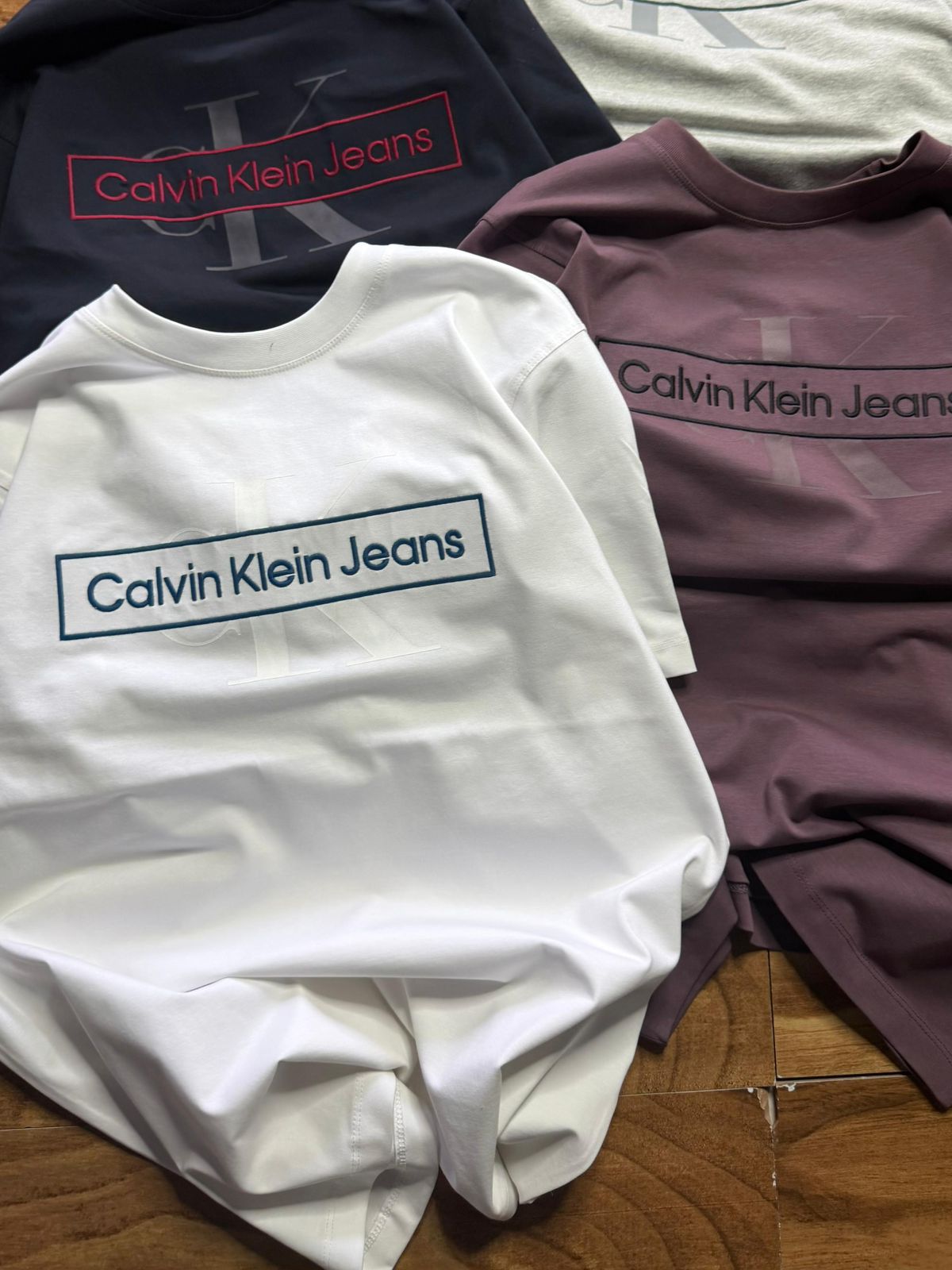Signature Box Logo Tee